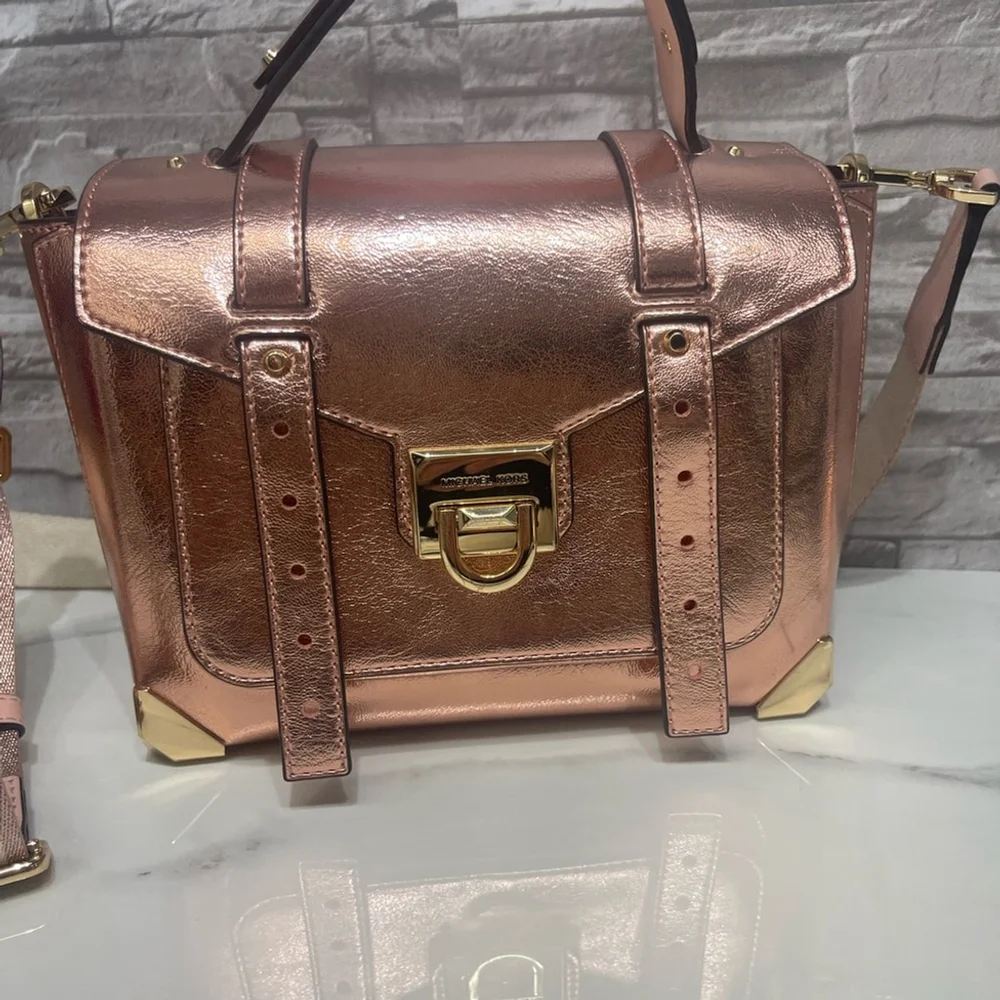 Michael Kors Manhattan Primrose Pink Metallic Satchel Crossbody - Picture 1 of 6
